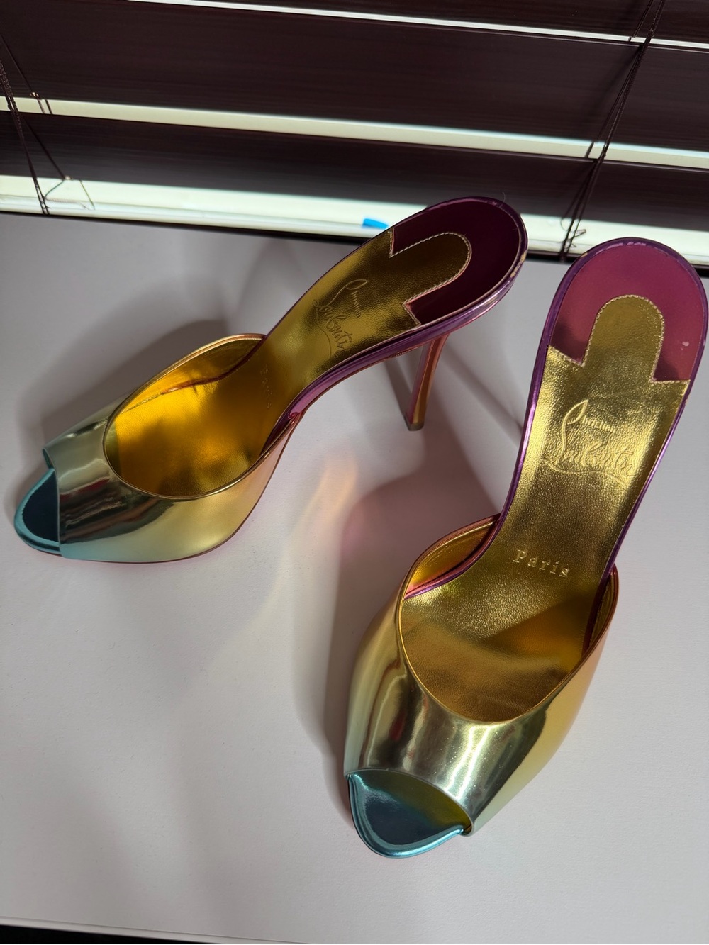 Christian Louboutin Iridescent Me Dolly 100 MM Mule - Gold/Pink/Teal size 38 - Picture 3 of 8